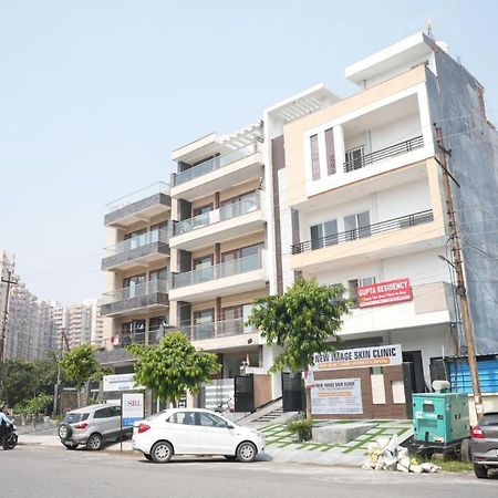 Gupta Residency Near Ajnara Heritage Noida Buitenkant foto