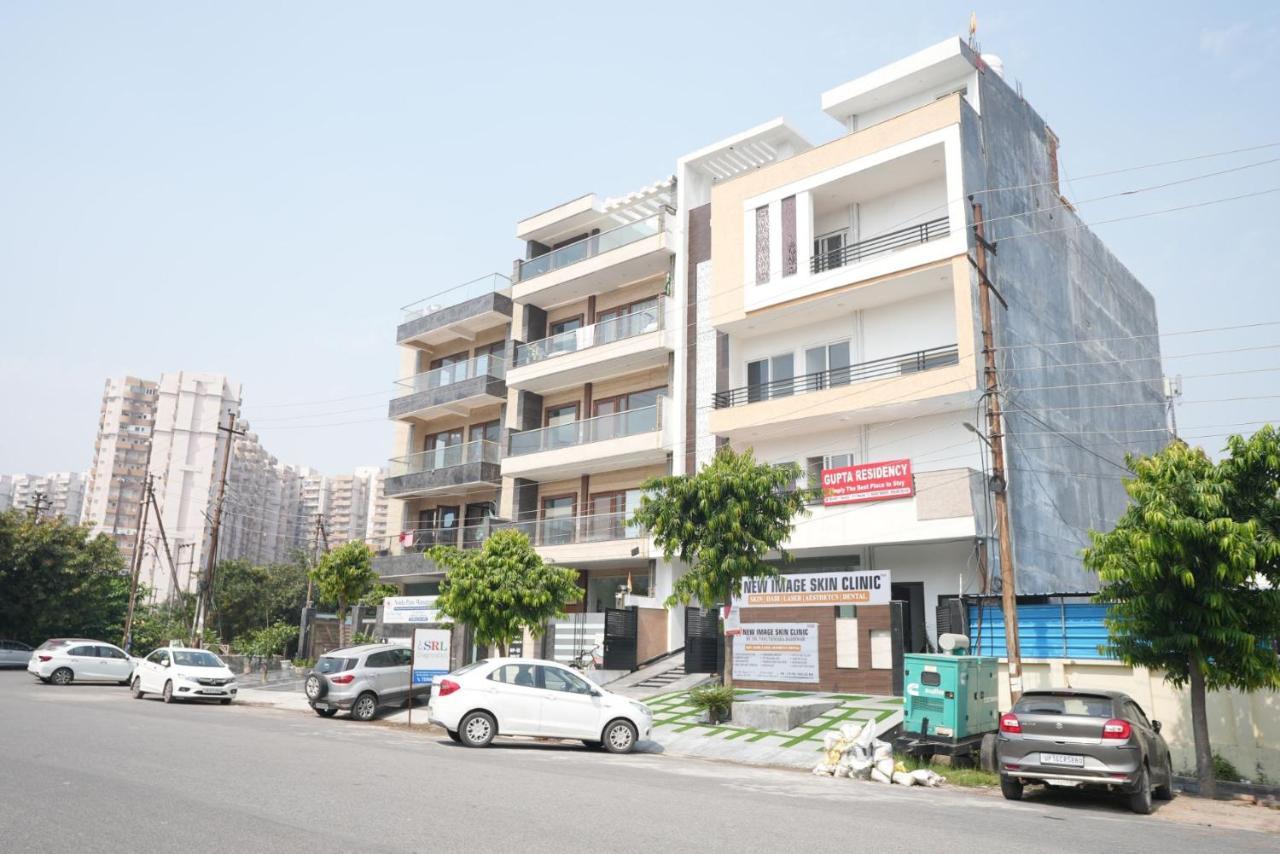 Gupta Residency Near Ajnara Heritage Noida Buitenkant foto