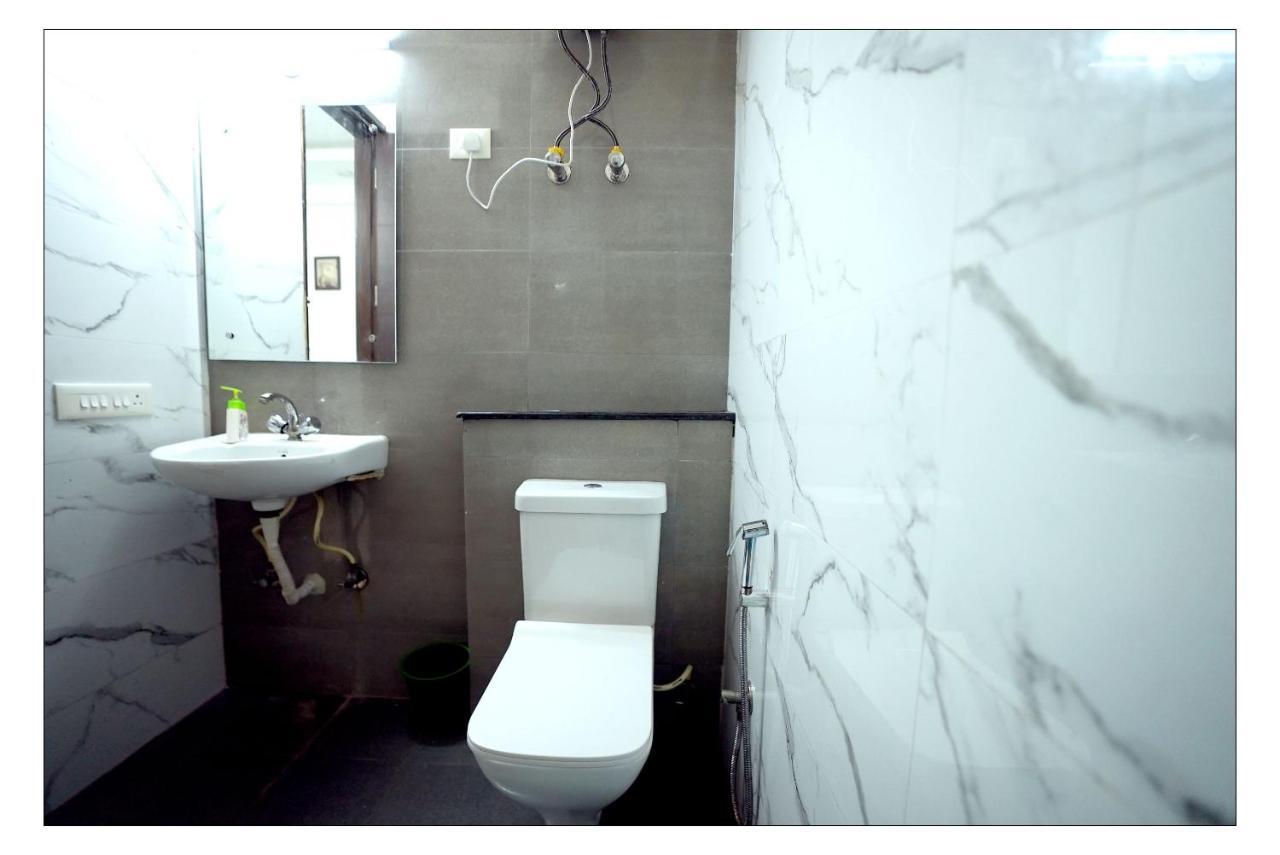 Gupta Residency Near Ajnara Heritage Noida Buitenkant foto